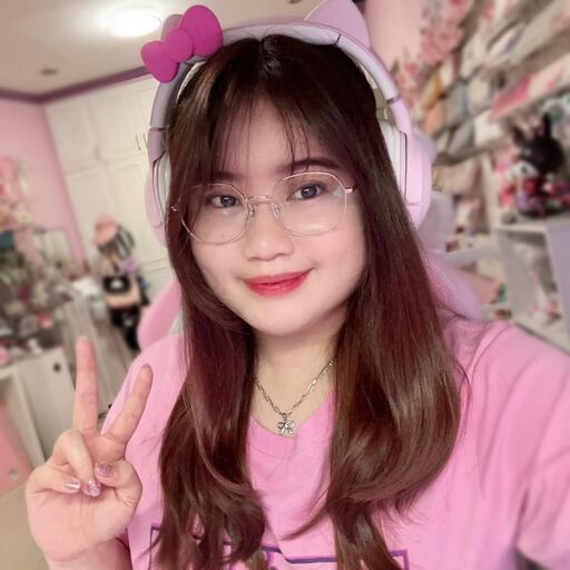 @elyxirine Profile Picture
