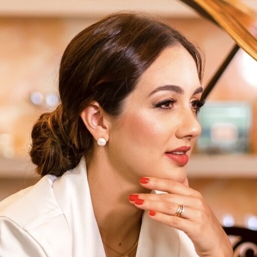 @alinefregonese Profile Picture