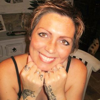 @charmbeadsbylisencka Profile Picture