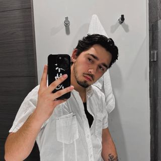 LnkBio profile picture for @tello