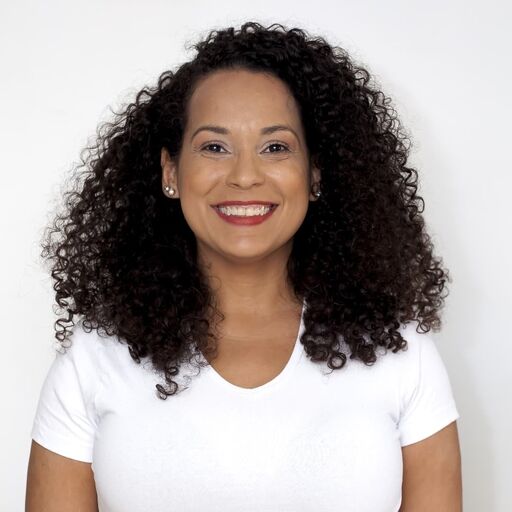 @deborapsol Profile Picture