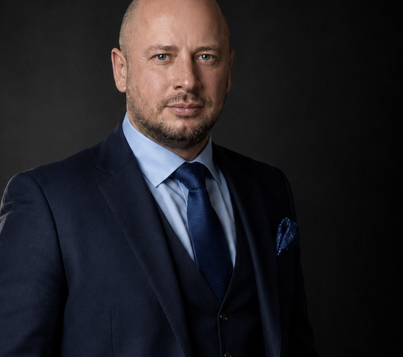@theantonsova Profile Picture