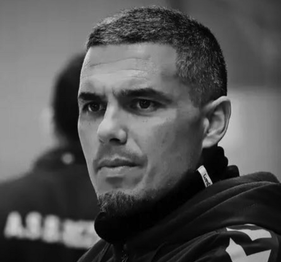 @Manuel Vela Profile Picture