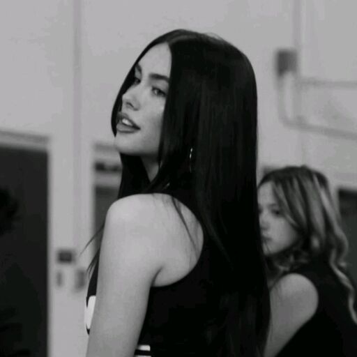 @.zizzii Profile Picture
