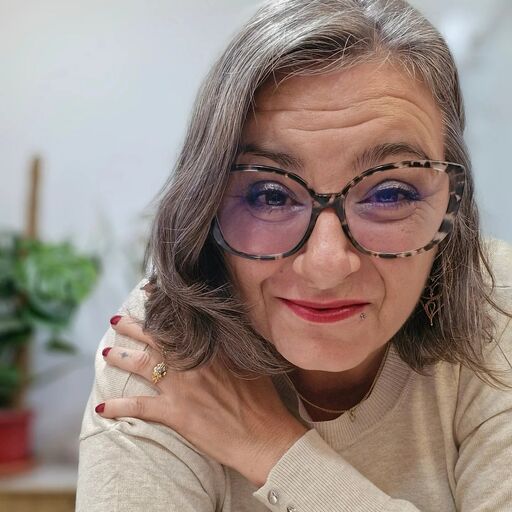 @julie_luminescence_8 Profile Picture