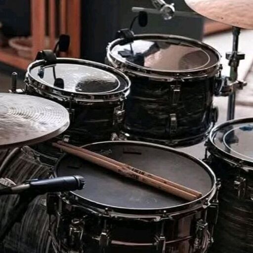 LnkBio profile picture for @drummer