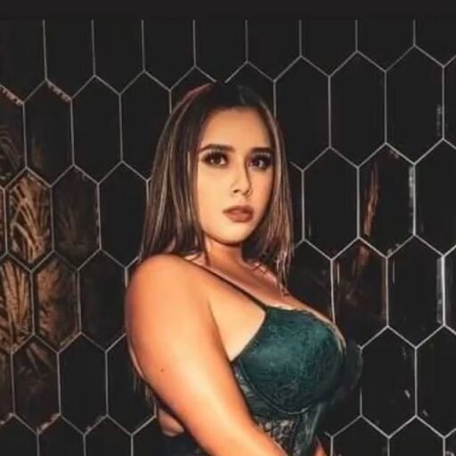 @iihearthazell Profile Picture