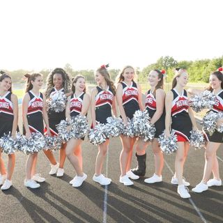 LnkBio profile picture for @cheerleading