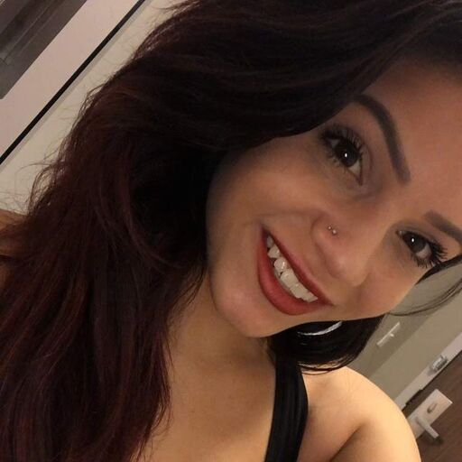 @nadiaachristine Profile Picture