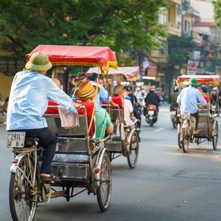 Hanoi Street Food Walking Tour with Cyclo Ride
