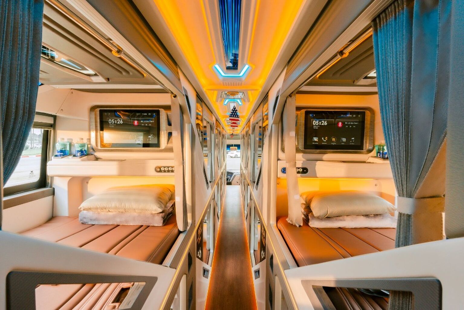 Hanoi - Sapa Sleeper Bus by HK Buslines