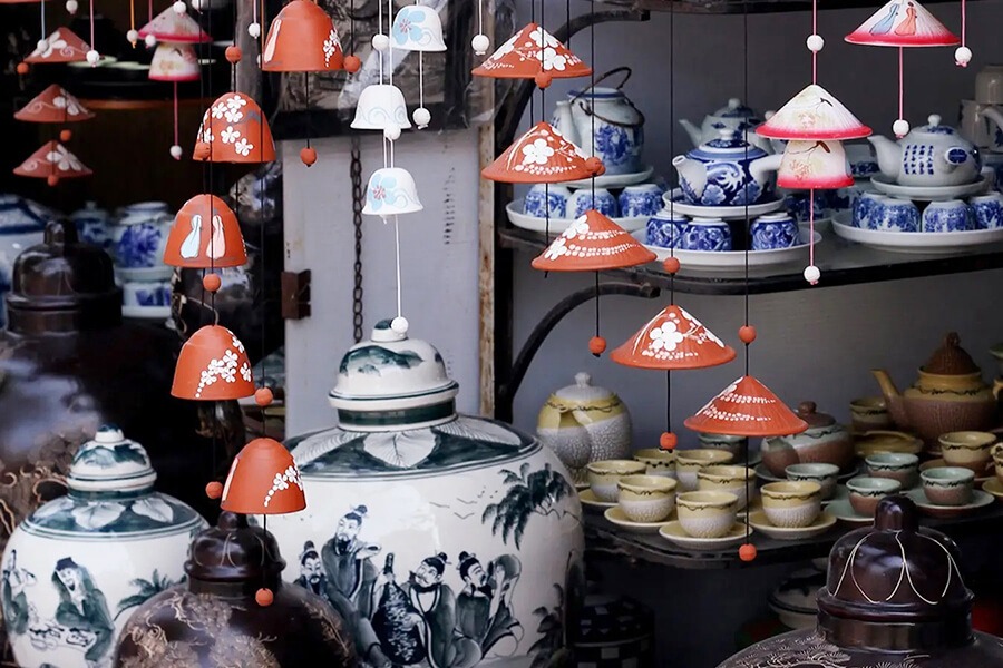 Half-Day Hanoi Jeep Tour Explore Bat Trang Pottery Village