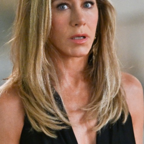 Jennifer Aniston panics after accidentally leaking private detail in since-deleted photo taken at her home | Daily Mail Online