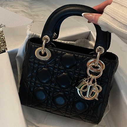 Black lady dior ; discount code : UCtania  10a version