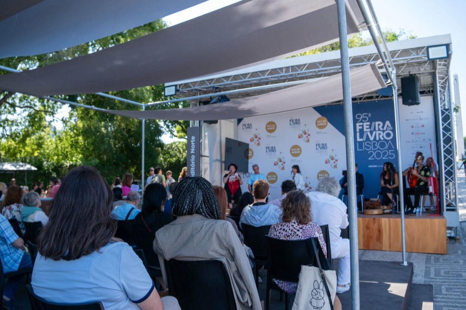 Encontros Ibero-Americanos: Poesia e M&uacute;sica na Feira do Livro de Lisboa pelo segundo ano consecutivo