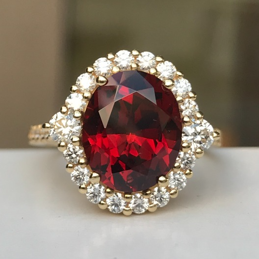 4.25ct Almandine Garnet & Diamond Ring