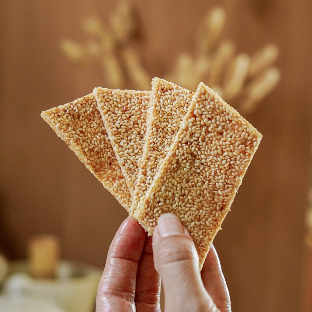 Homemade Sesame Snaps (Greek Pasteli or Sesame Seed Bars)