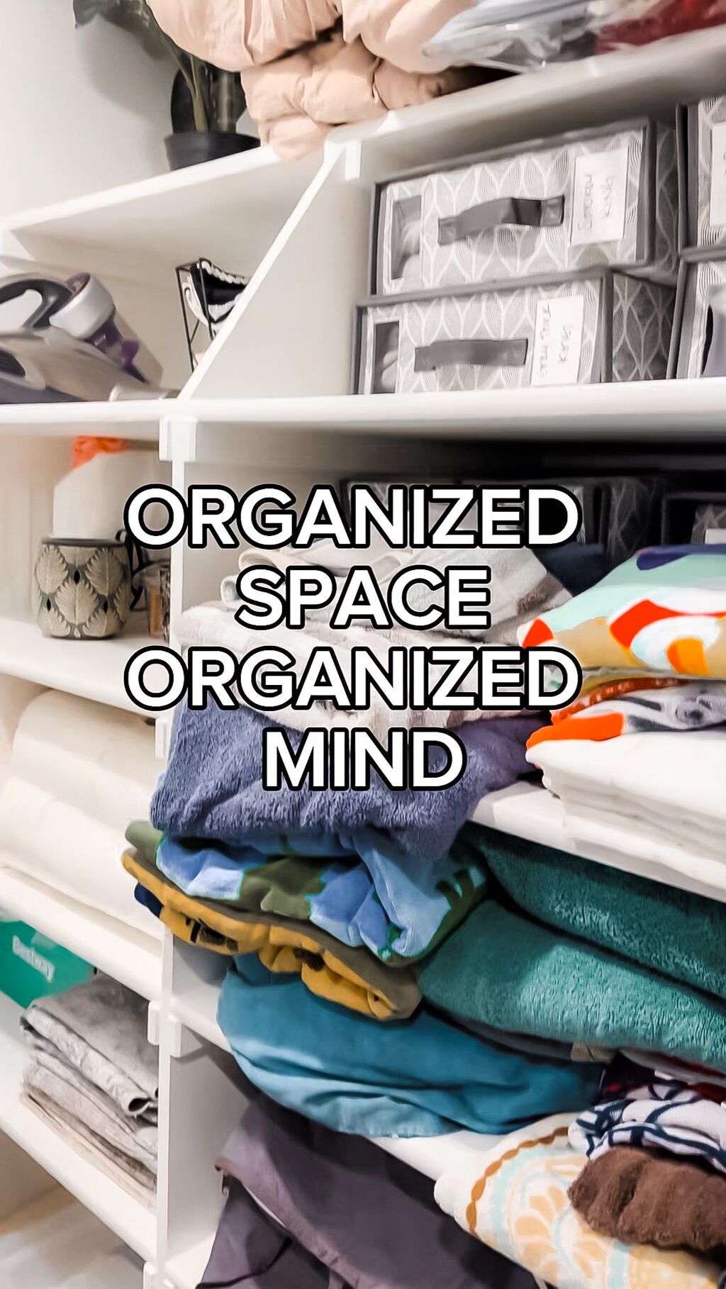 LINEN CLOSET ORGANIZATION