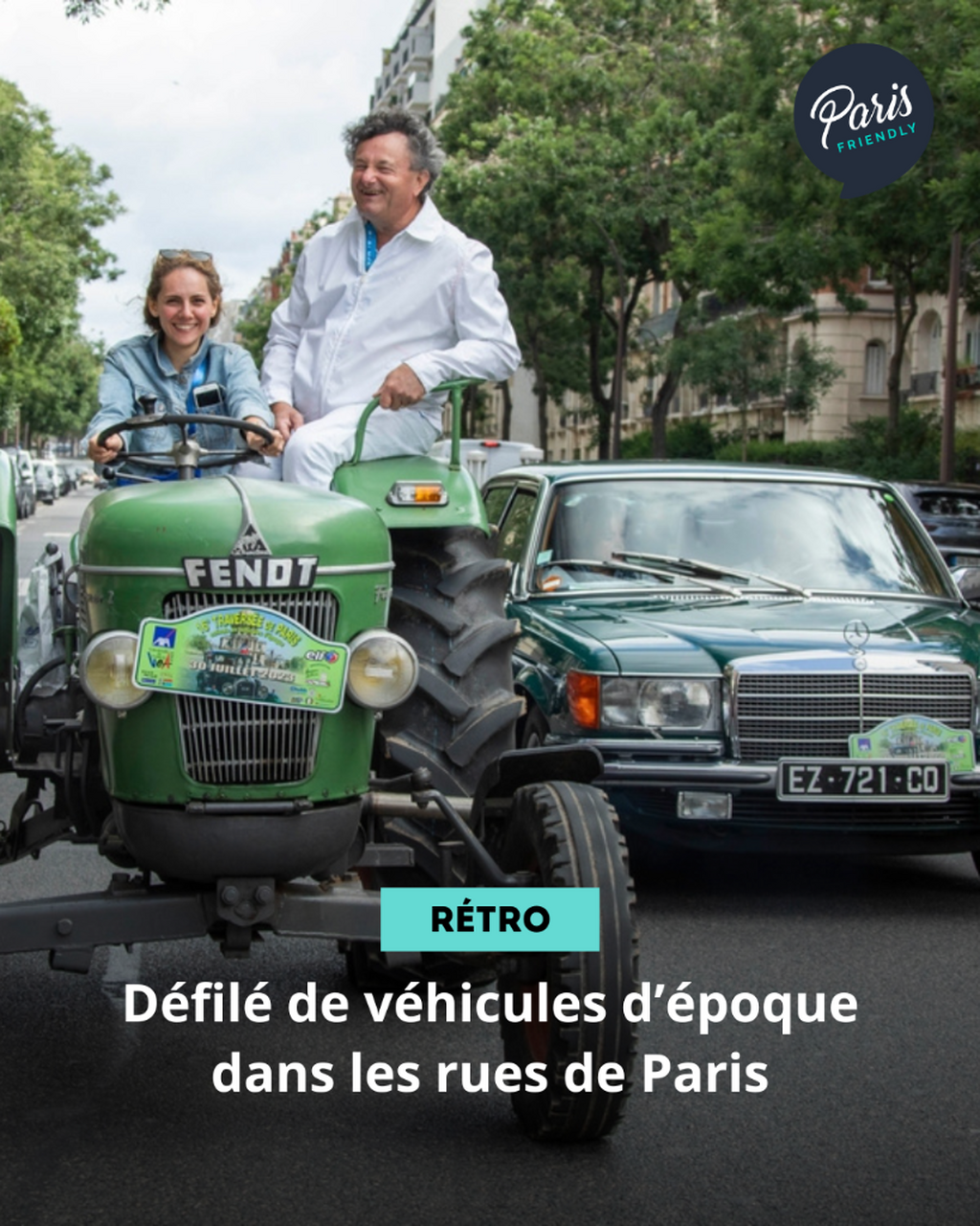 D&eacute;fil&eacute; de v&eacute;hicules d&rsquo;&eacute;poque dans les rues de Paris