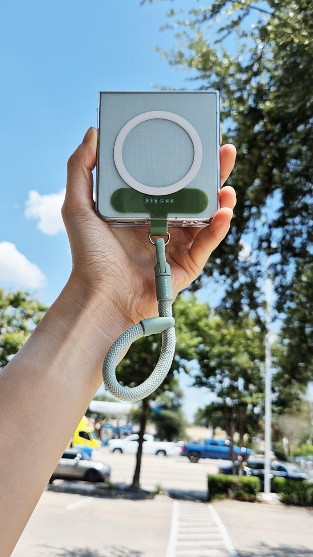 Holder Link Flow Finger Strap