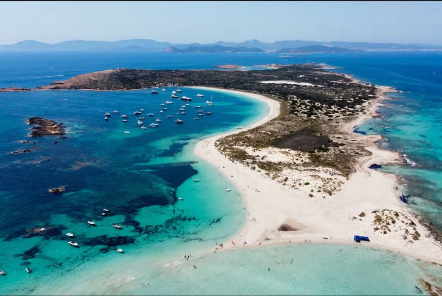 ⛴️ Formentera desde Ibiza | Ferry ida y vuelta a la isla paradis&iacute;aca 👈