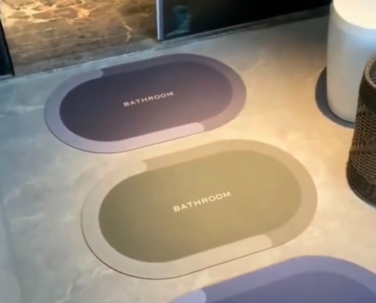 FLOOR MAT