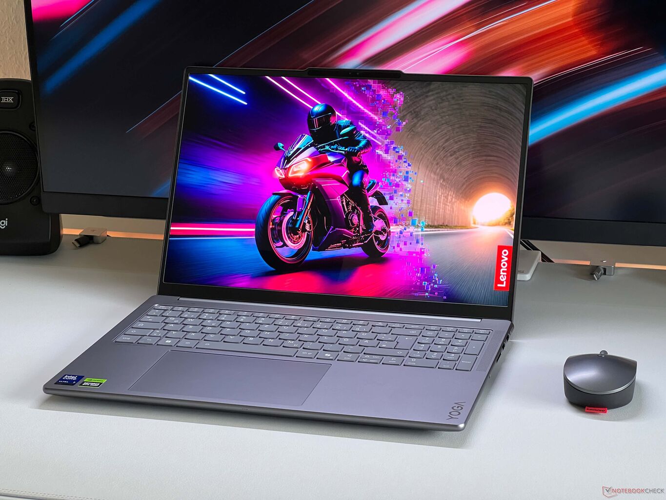 Lenovo Yoga Pro 9i 16IAH G10 Aura Edition Review: Grote multimedia-laptop maakt indruk met 1.100-nits OLED