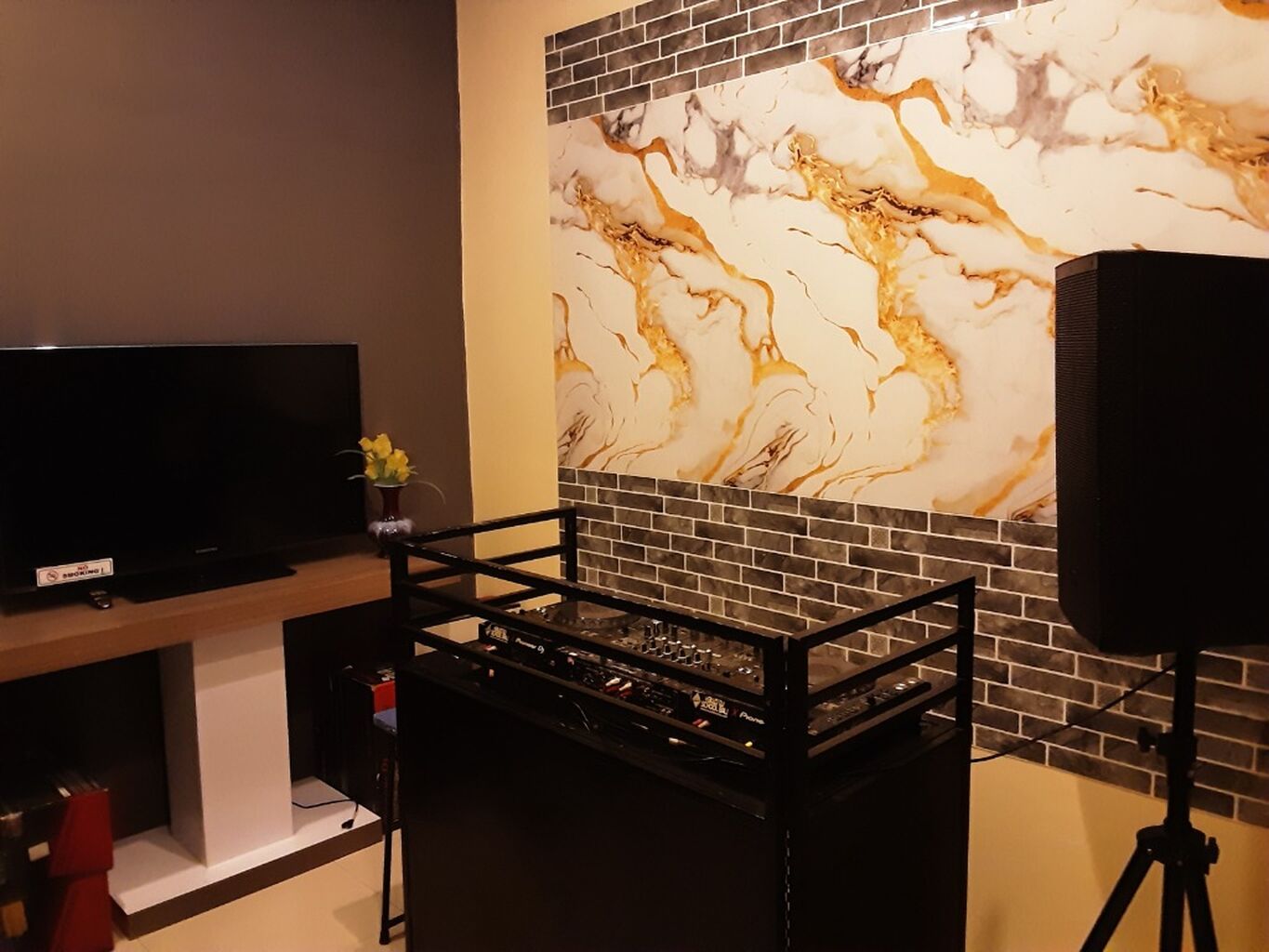 STUDIO 2