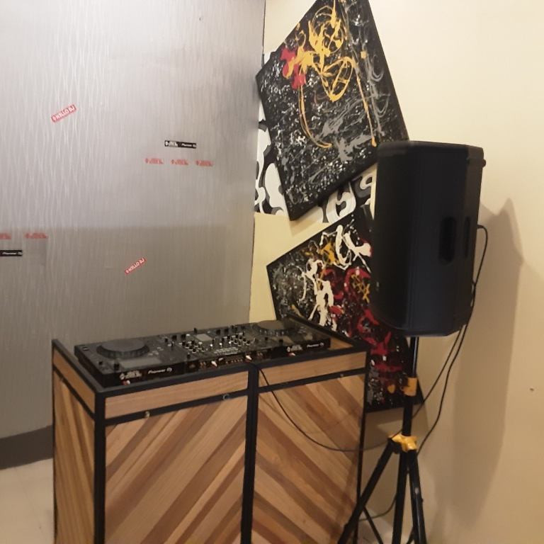 STUDIO 1