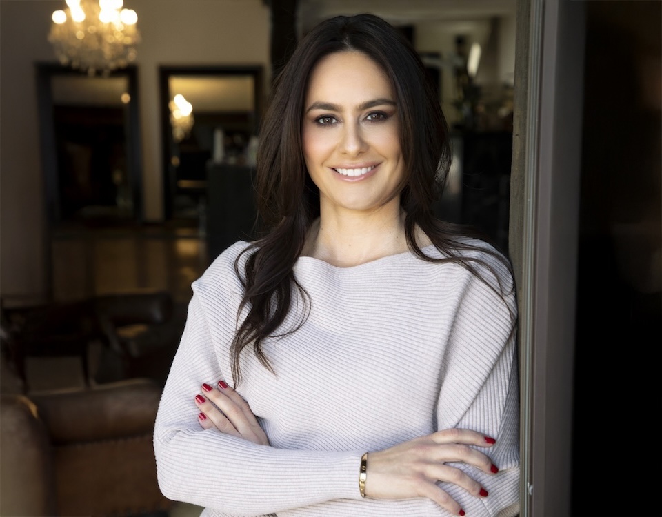 DR. MARIANA VERGARA REDEFINES BEAUTY