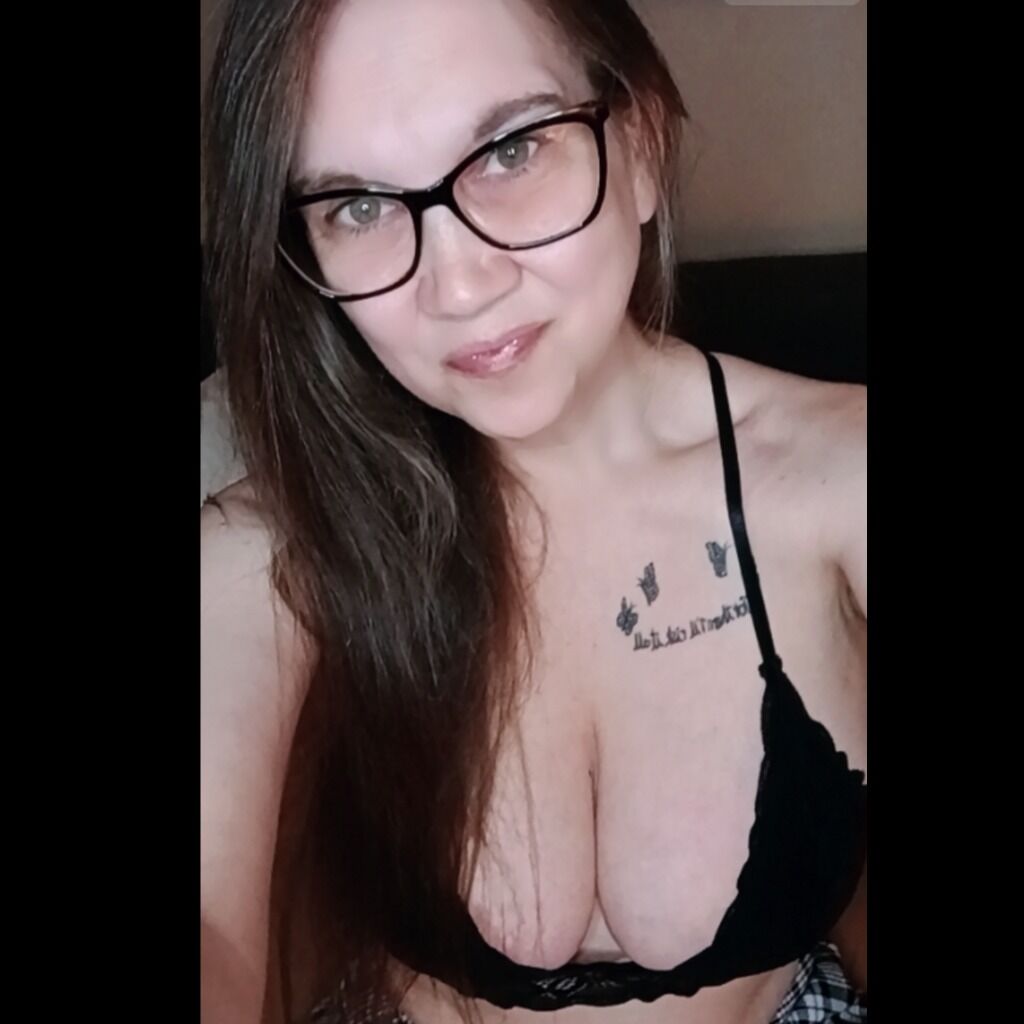 🐝 SahSah's Fam Spicy Space 🐝   (Fambase for 18+ only 🔥)