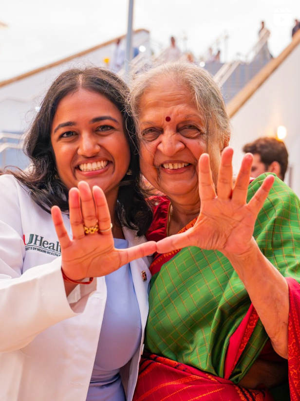 An M.D.&rsquo;s First Steps: The Miller School Class of 2029 White Coat and Pinning Ceremony - InventUM