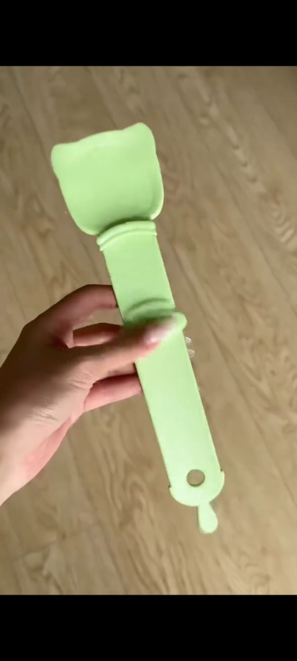 FUR BABY SPOON SQUEEZER