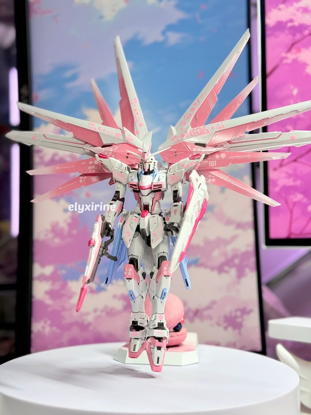 GUNDAM MG Sakura Freedom 2.0