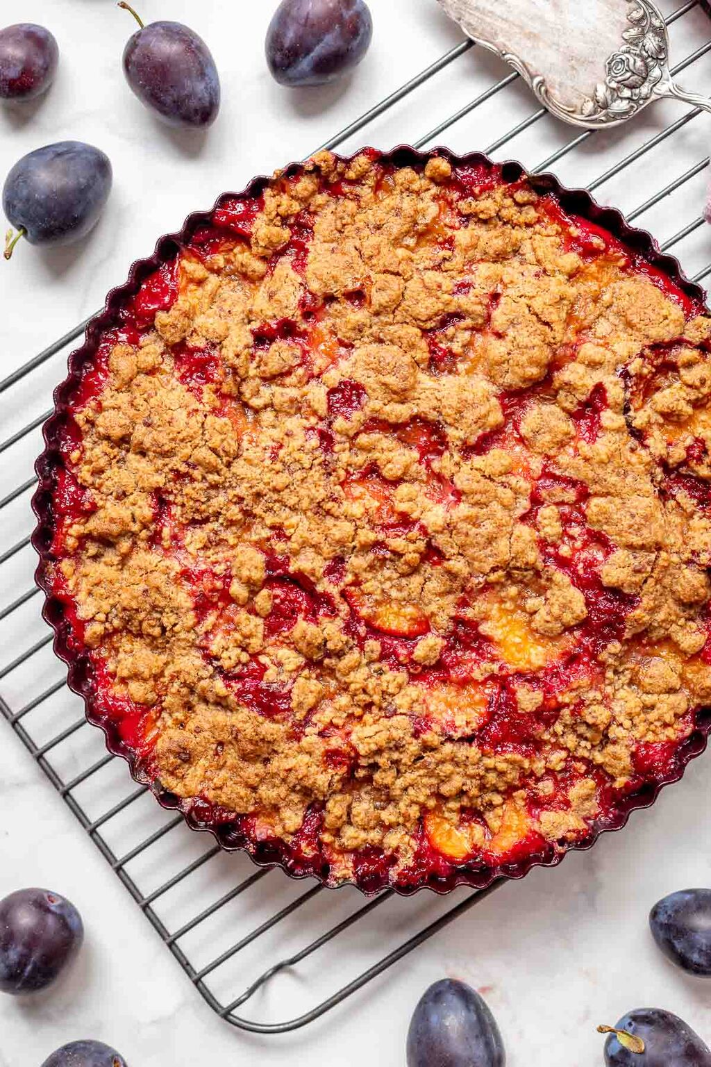 Zwetschgenkuchen Rezept mit Streusel | Elle Republic