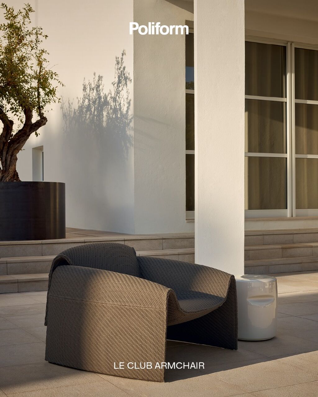 Le Club outdoor armchair
