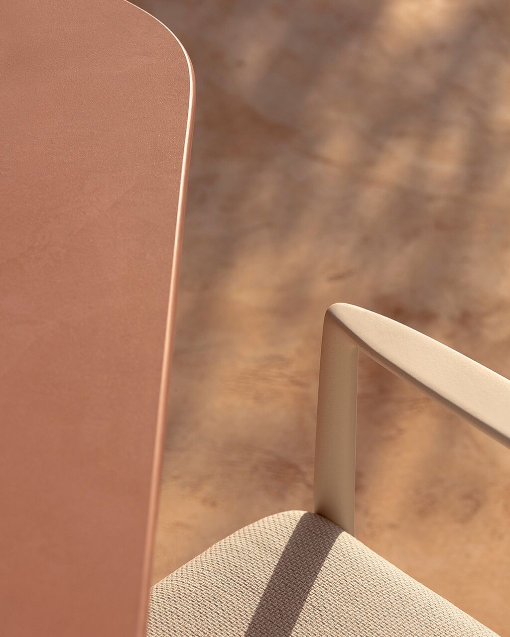 Obi blends advanced materials with poetic intent. Every detail, a quiet nod to heritage and innovation💡