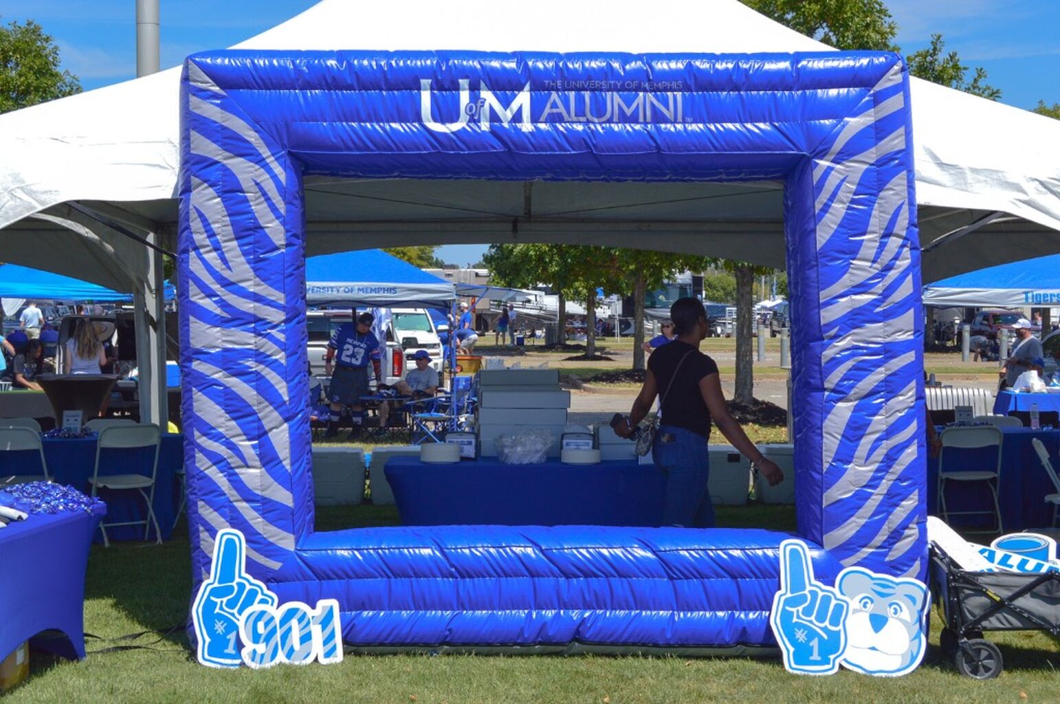 Aug 30 Alumni Tailgate Photos