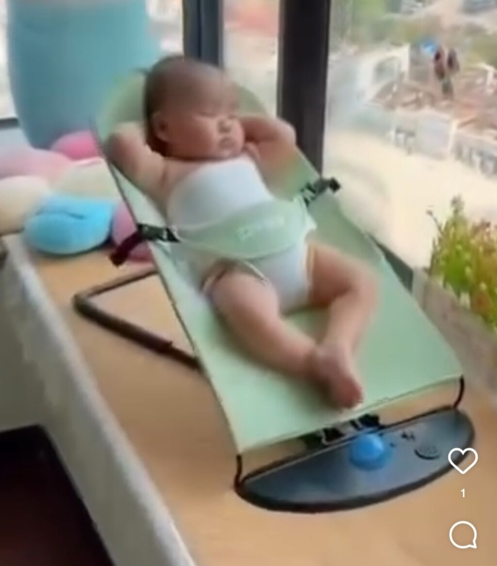 BABY ROCKING CHAIR