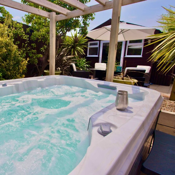 Luxury - Hot Tub, Pool Table, Sauna & Gym