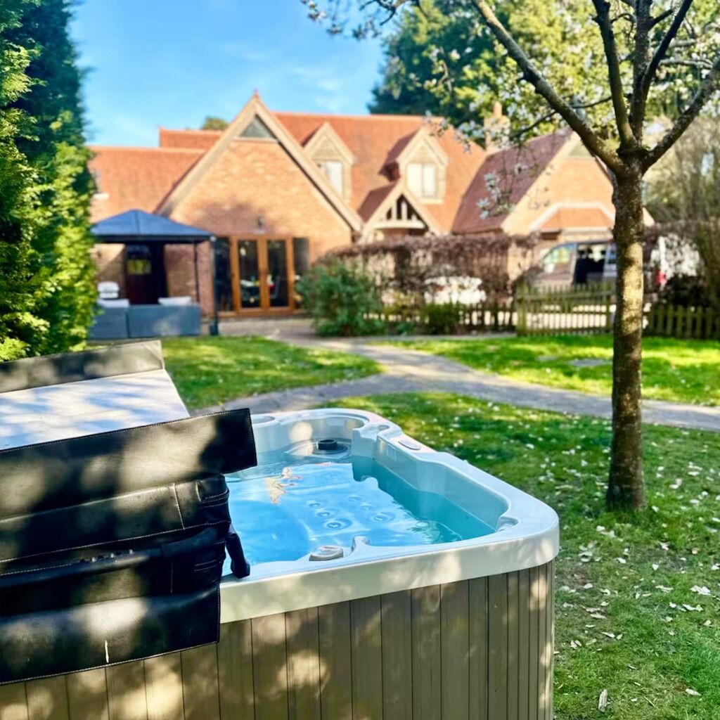 Serene Retreat - Hot Tub - Pool Table