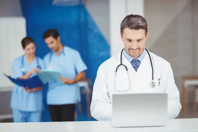 Conversaciones m&eacute;dico-paciente con IA: Ventajas, retos y dificultades
