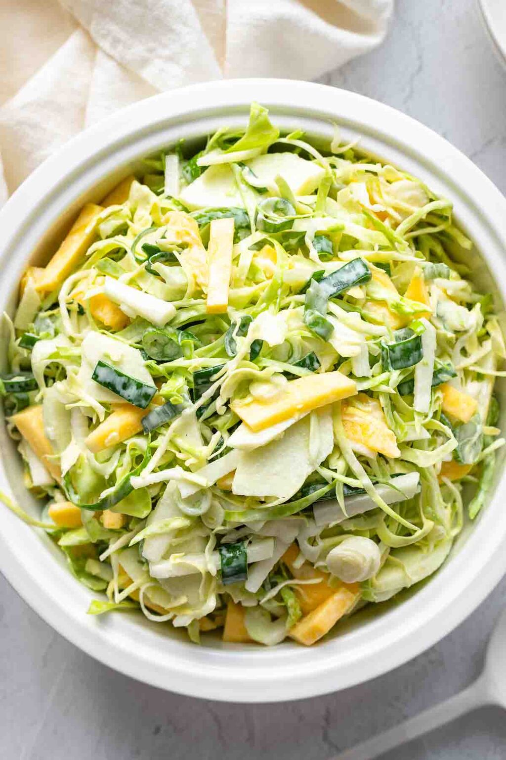 Spitzkohlsalat mit Apfel und Mango | Rezept | Elle Republic