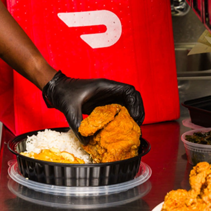 Sylvia&rsquo;s Still Serves the Best Soul Food in Town