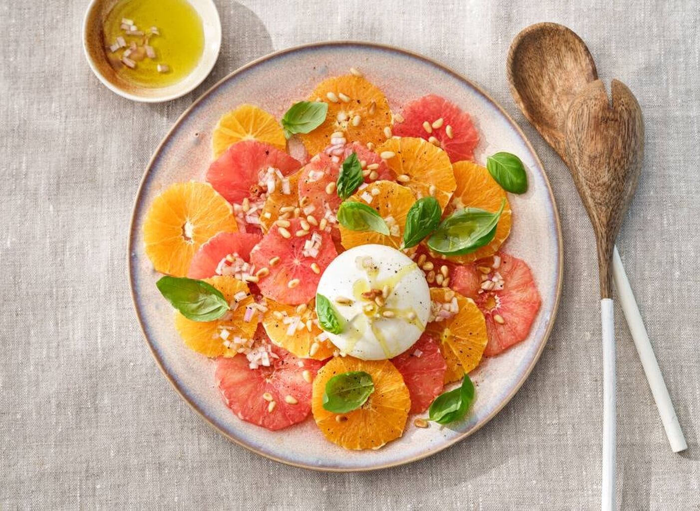 Citrussalade met burrata en basilicum recept - Allerhande | Albert Heijn
