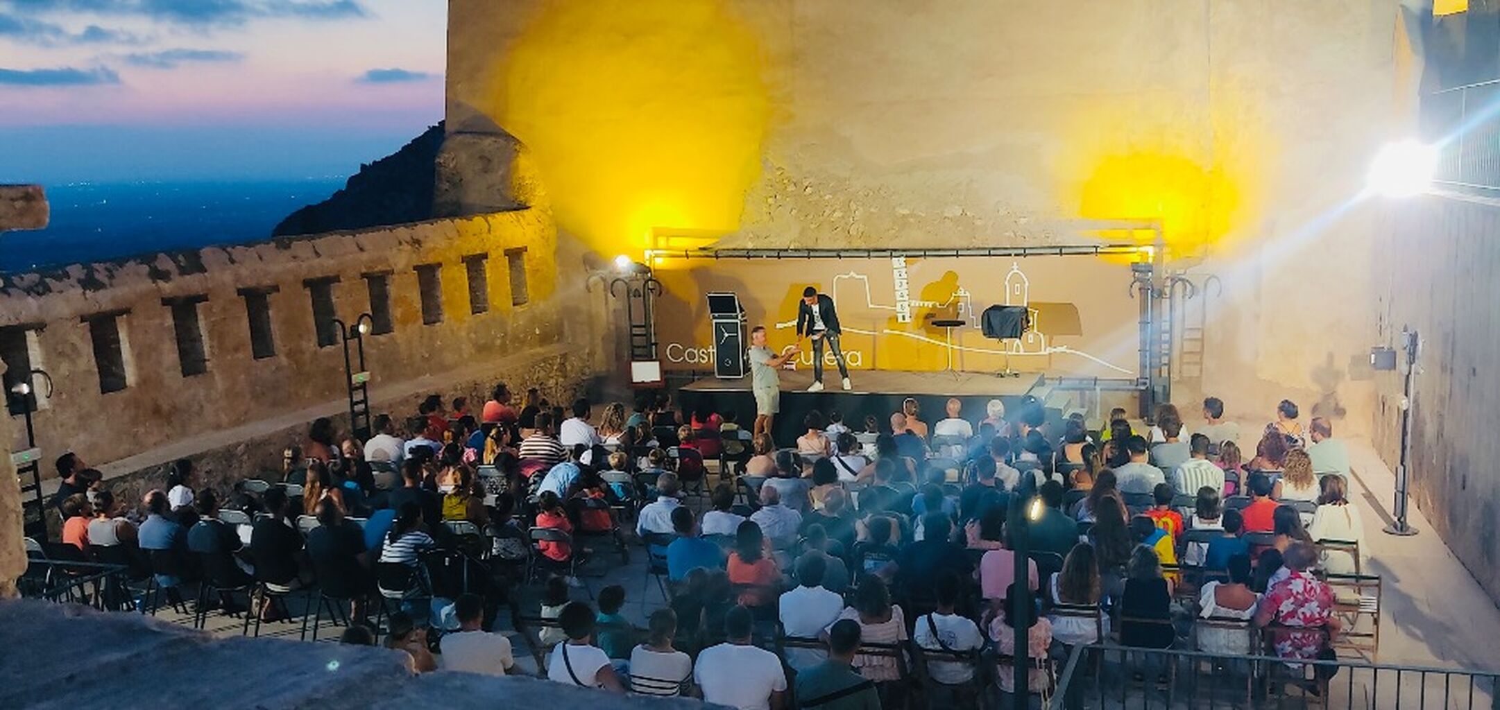 SHOW ESCENARIO FAMILIAR
