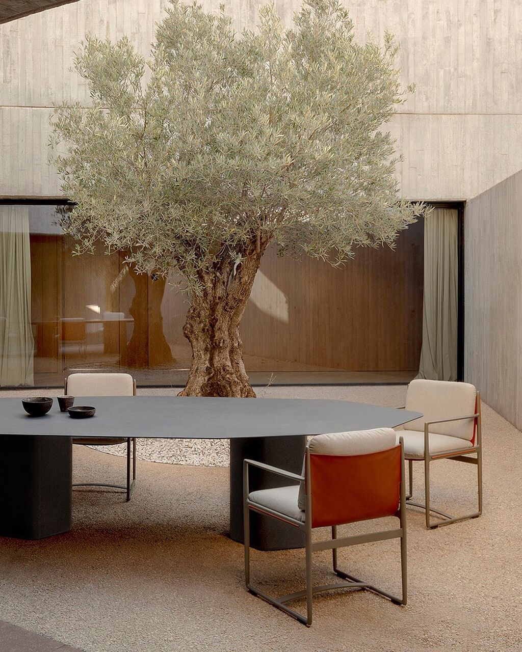 Dining armchairs from the Obi collection, redefine what it means to live sustainably outdoors ♻️
