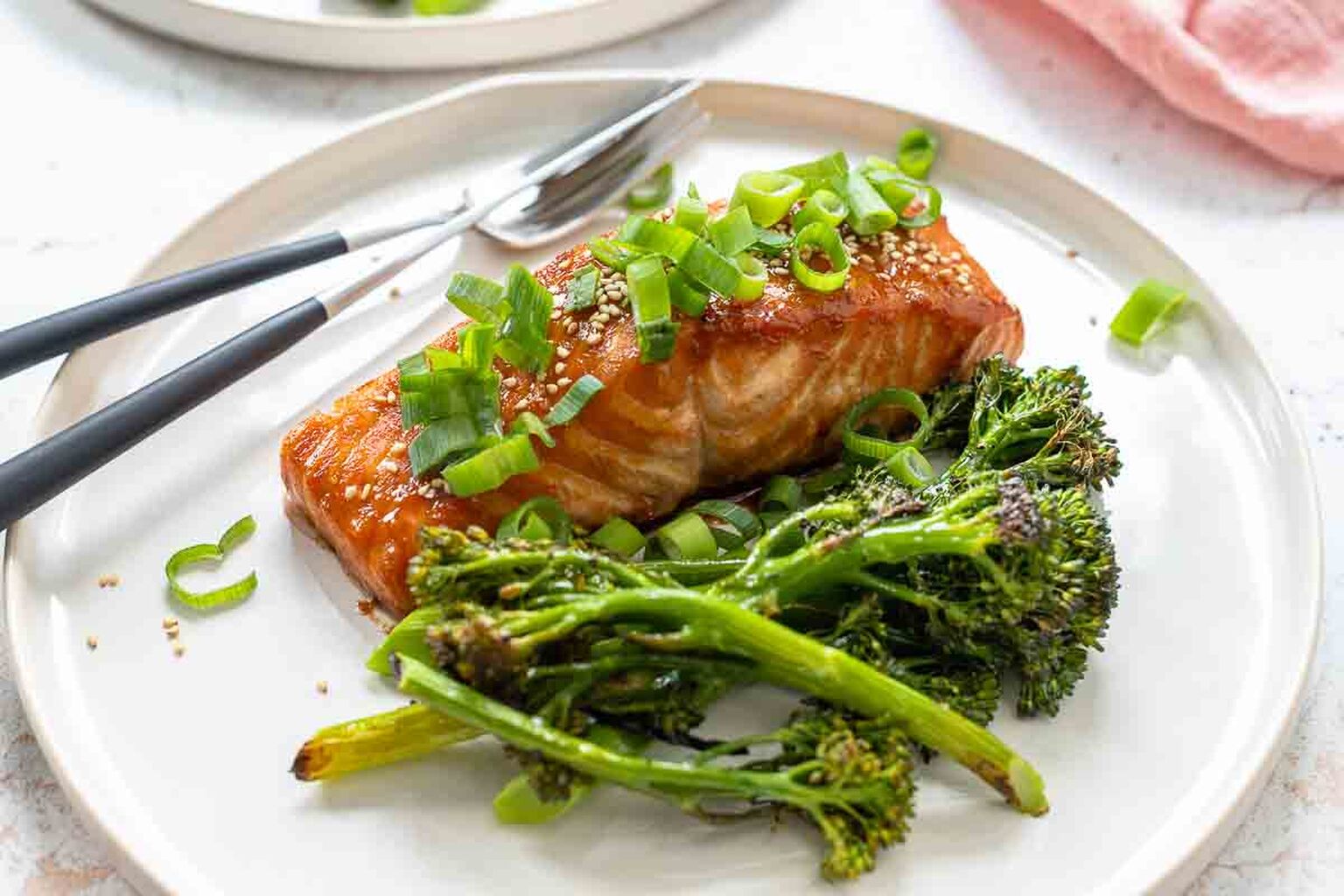Lachs asiatisch aus dem Ofen | Rezept | Elle Republic