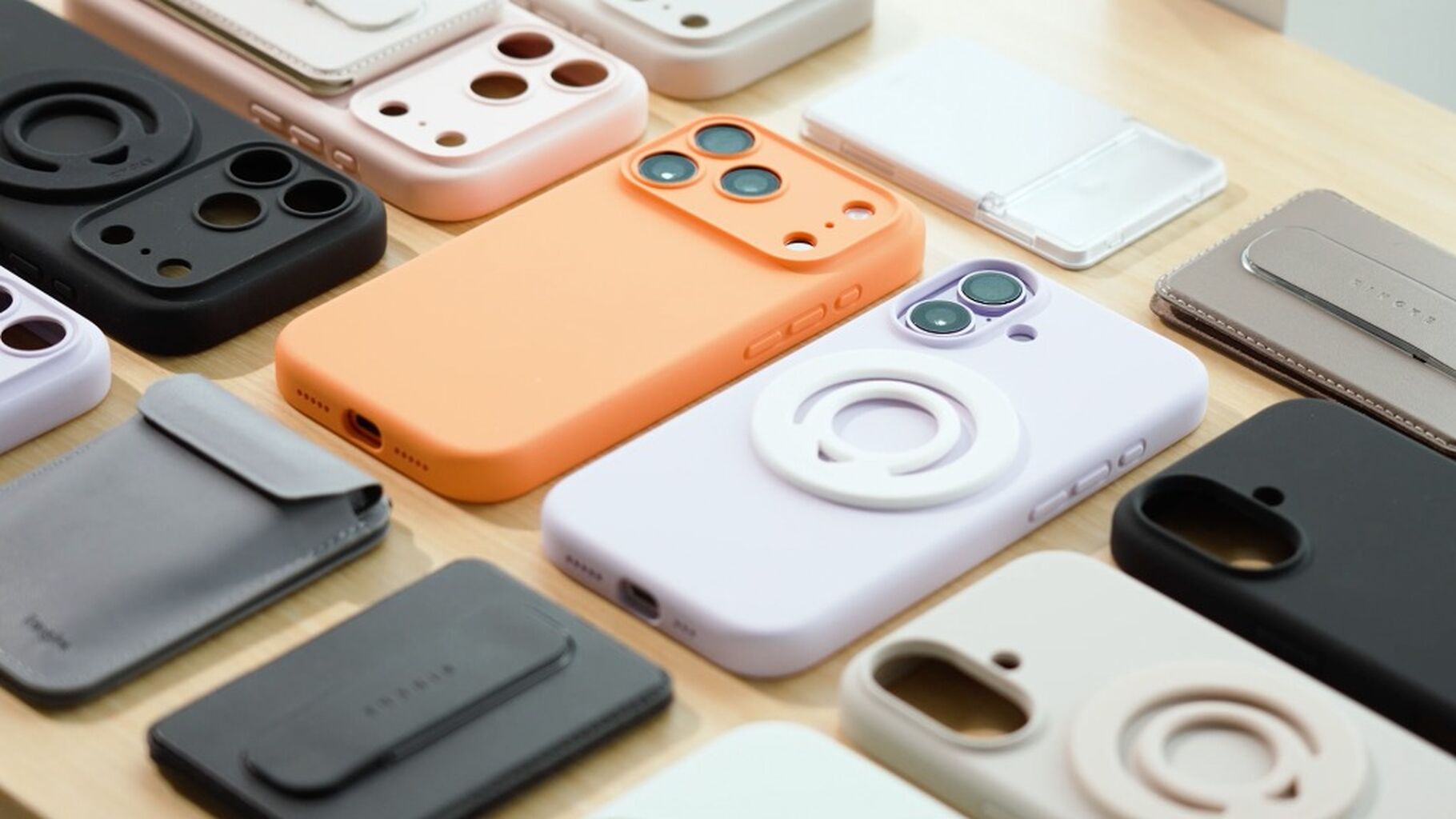 iPhone 17 Pro Max | Silicone Magnetic