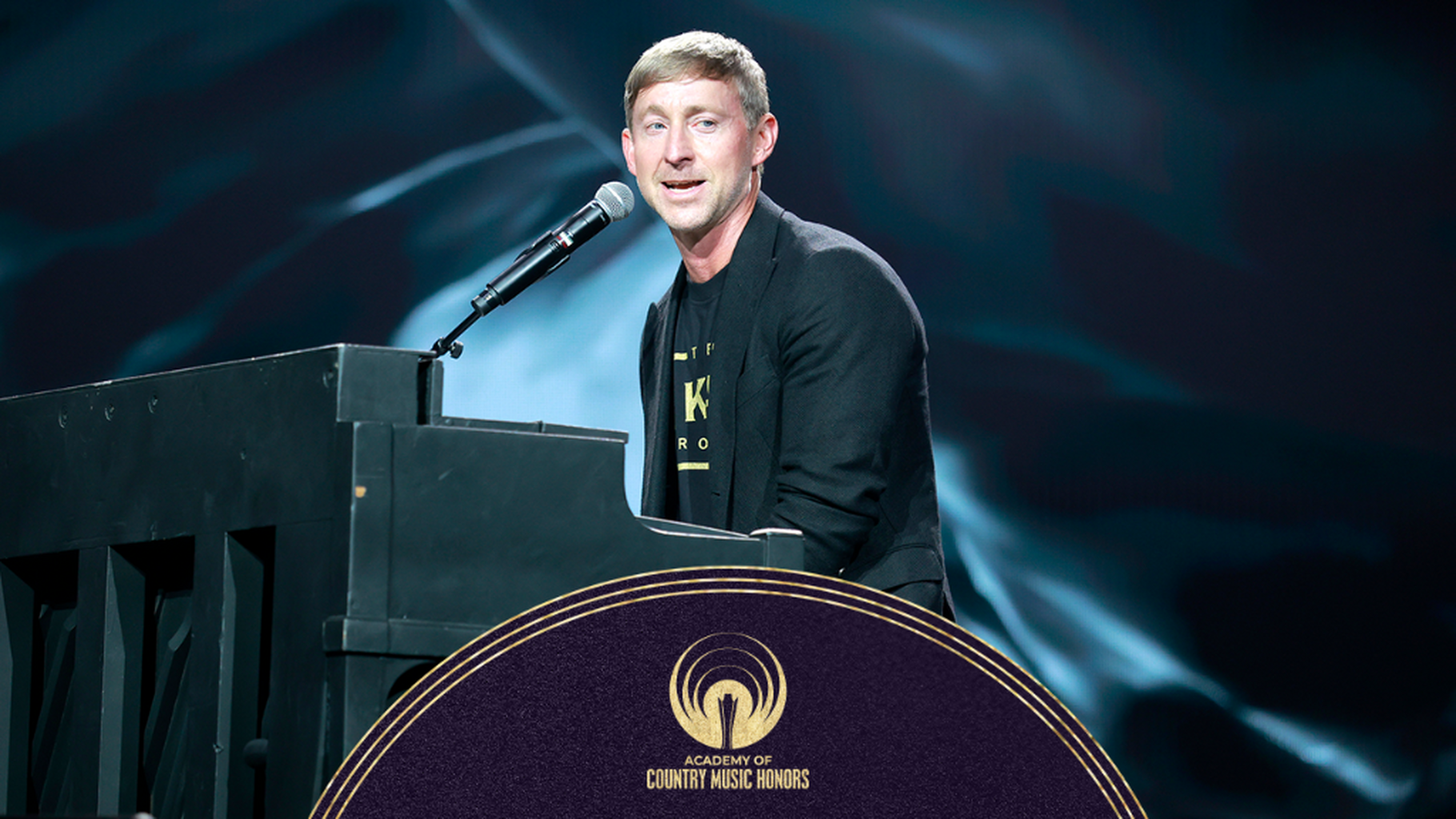  Ashley Gorley - I Am Not Okay (Live from the 18th ACM Honors)